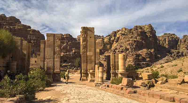 45 - Jordania - Petra - Via Columnada - Arco Monumental